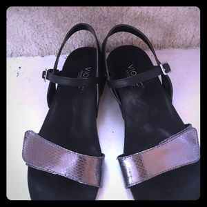 Vionic sandals size 9